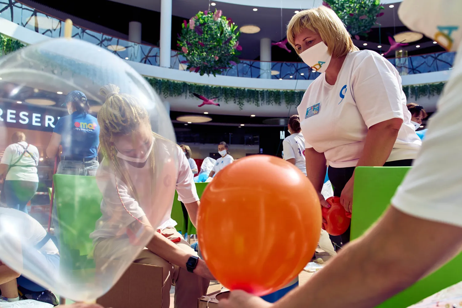 Kalisan Shine polisher for latex balloons